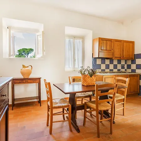 Isa-residence With Swimming Pool Surrounded By Greenery Just 5 Minutes From * Масса-Мариттима