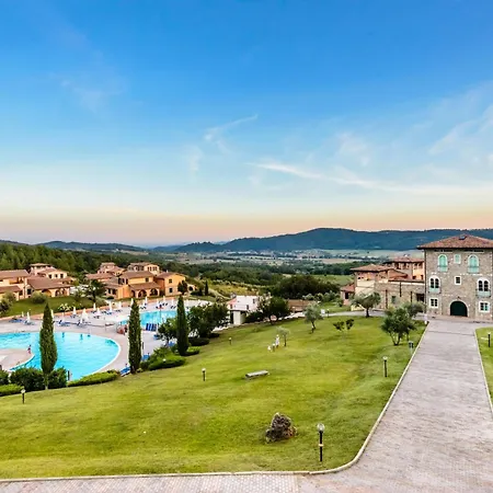 Isa-residence With Swimming Pool Surrounded By Greenery Just 5 Minutes From Apartmanhotel Massa Marittima