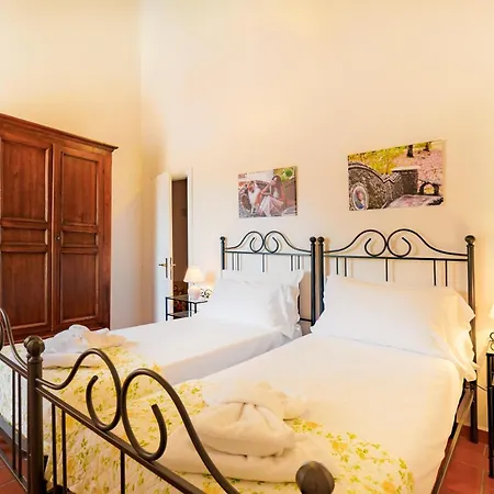 Isa-residence With Swimming Pool Surrounded By Greenery Just 5 Minutes From